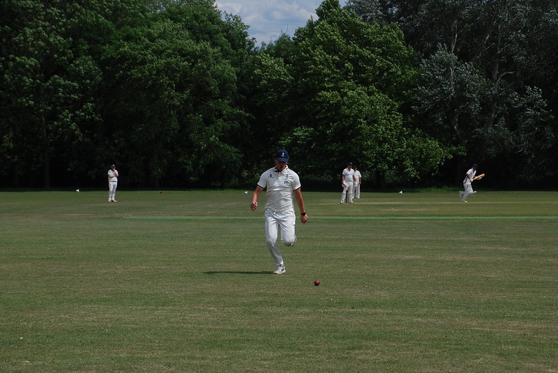 Dan Parnell chasing a ball to the boundary